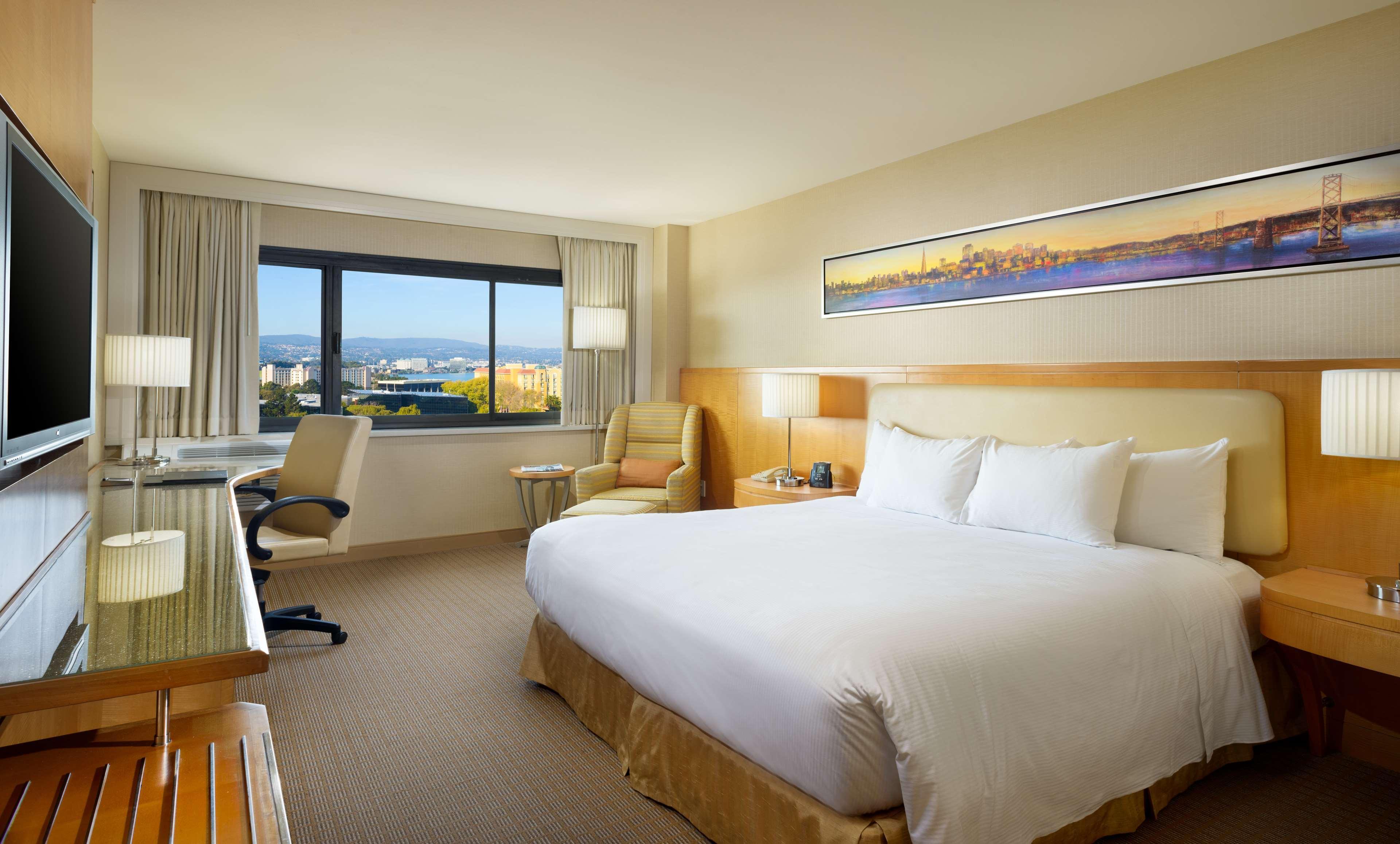 Hilton San Francisco Airport Bayfront - No Resort Fee Берлінгейм Екстер'єр фото