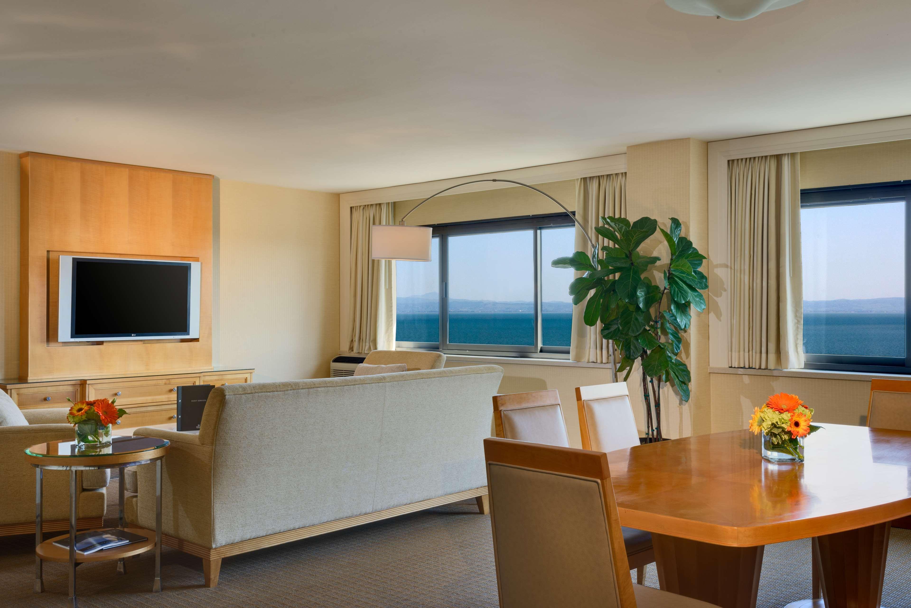 Hilton San Francisco Airport Bayfront - No Resort Fee Берлінгейм Екстер'єр фото