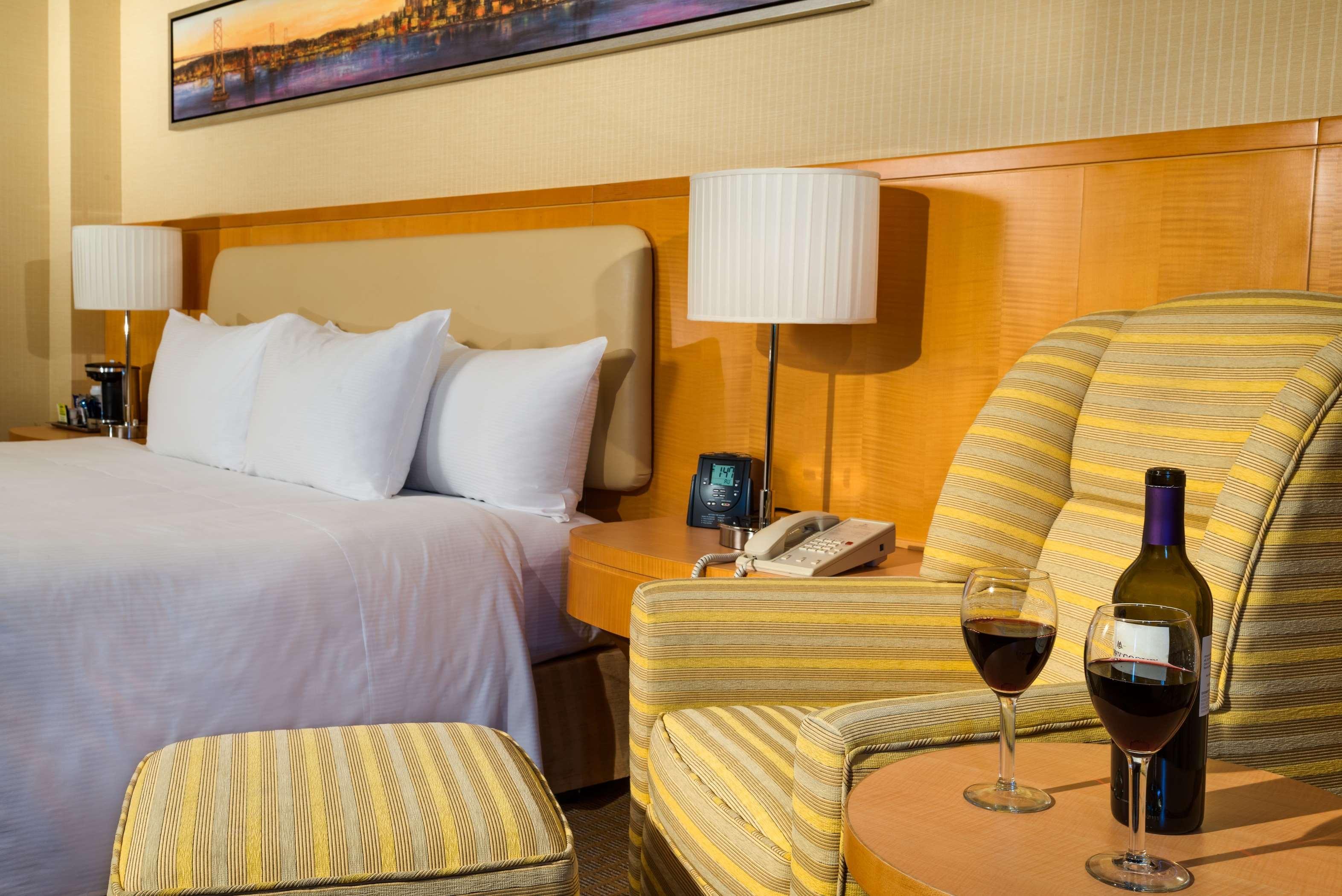 Hilton San Francisco Airport Bayfront - No Resort Fee Берлінгейм Екстер'єр фото